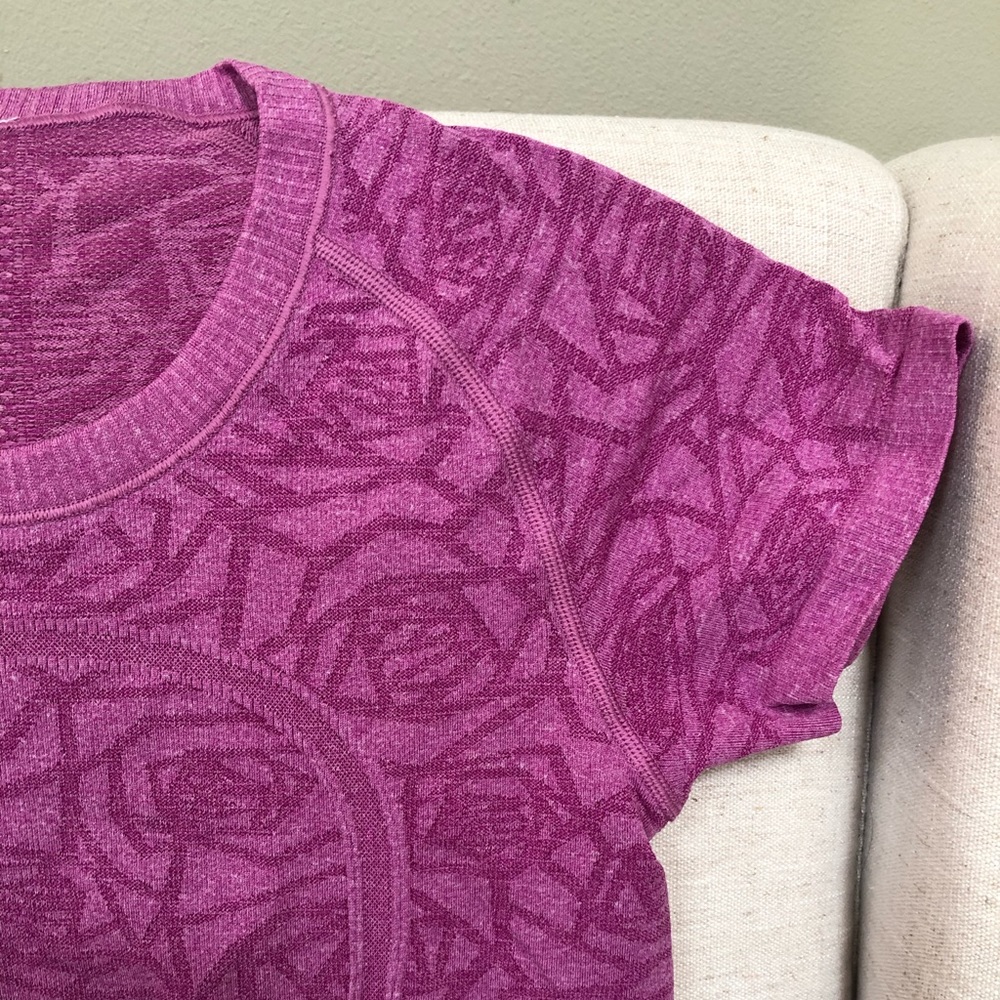 Lululemon tee